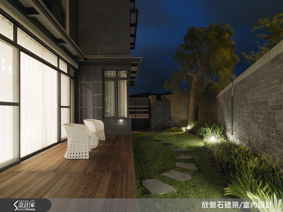 現代風度假別墅理的閒適光景！庭院放鬆、泡澡時光給屋主滿分的退休生活