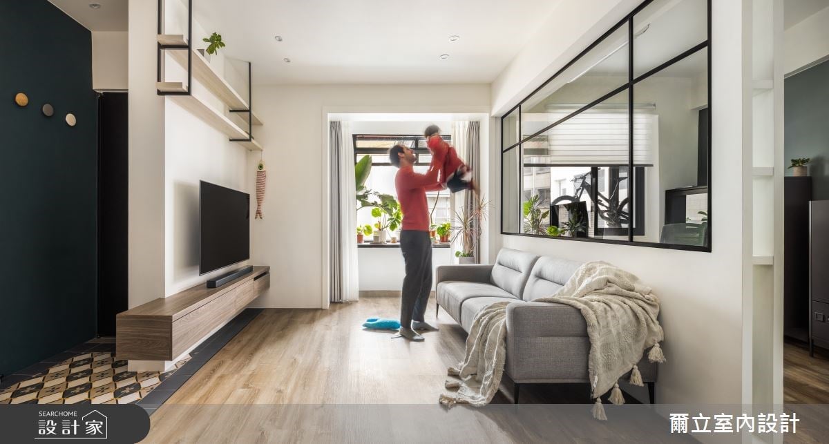 預購滿屋子的陽光！40 年老屋拆除隔牆引入好採光，改造露台讓生活隨時能...