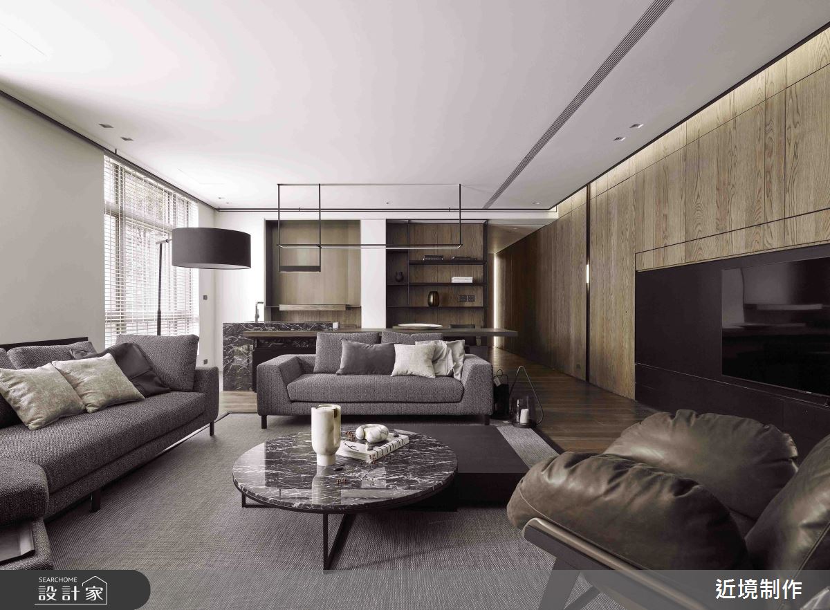 以材質勾勒立面，沿著浮線建構出型隨機能的住宅空間