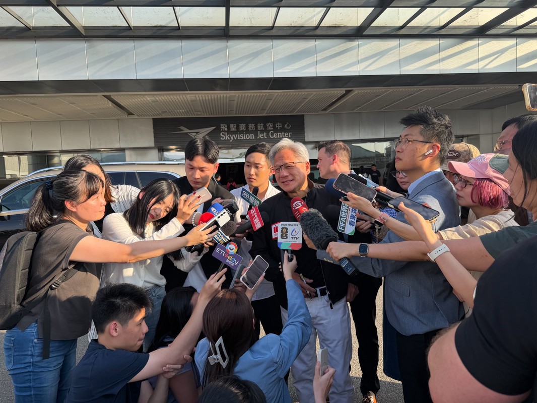 黃仁勳、蘇姿丰AI大咖接力訪台！助攻台股衝歷史新高
