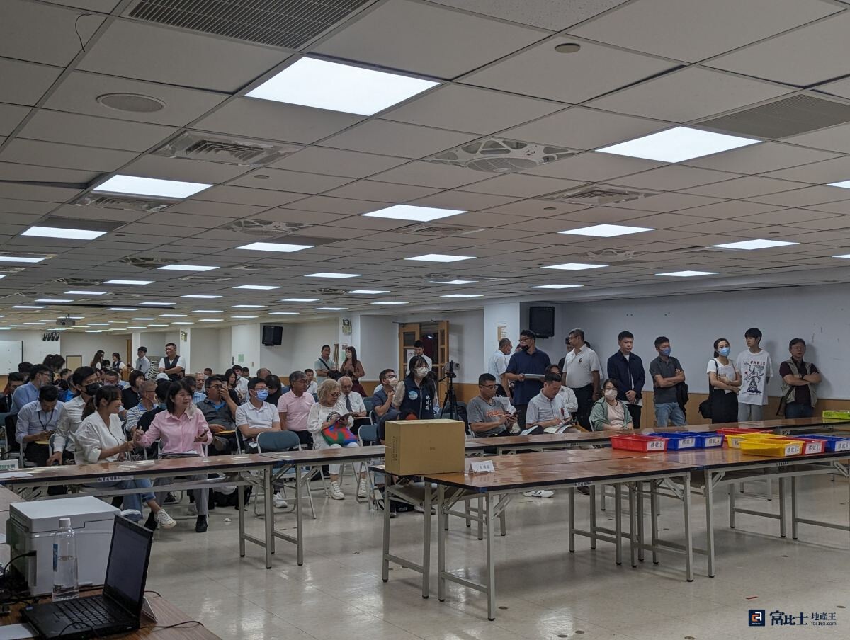 台南市政府地政局今日舉行第一季土地標售，脫標率達66.67%。