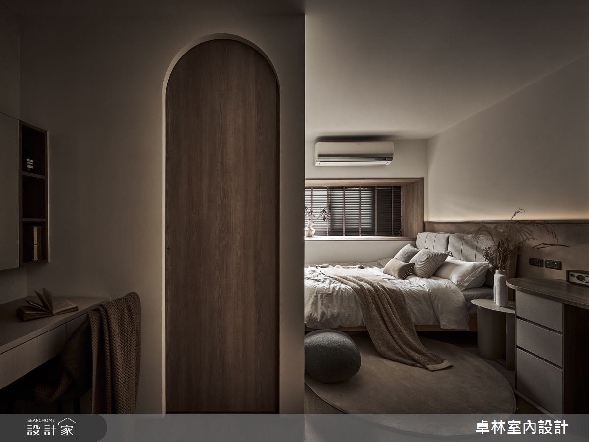 讓侘寂風實現優雅單身套房！讓木紋、圓弧與光影，書寫寧靜質感空間