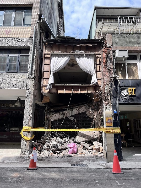 文昌老屋坍塌只因一棵樹！ 屋主不想談都更 建築師憾：新案單價破百萬