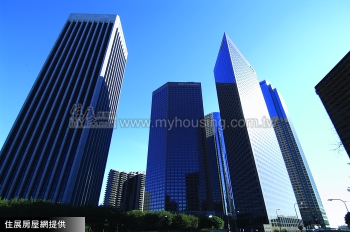 萬達重外輕內  海外投資破兆