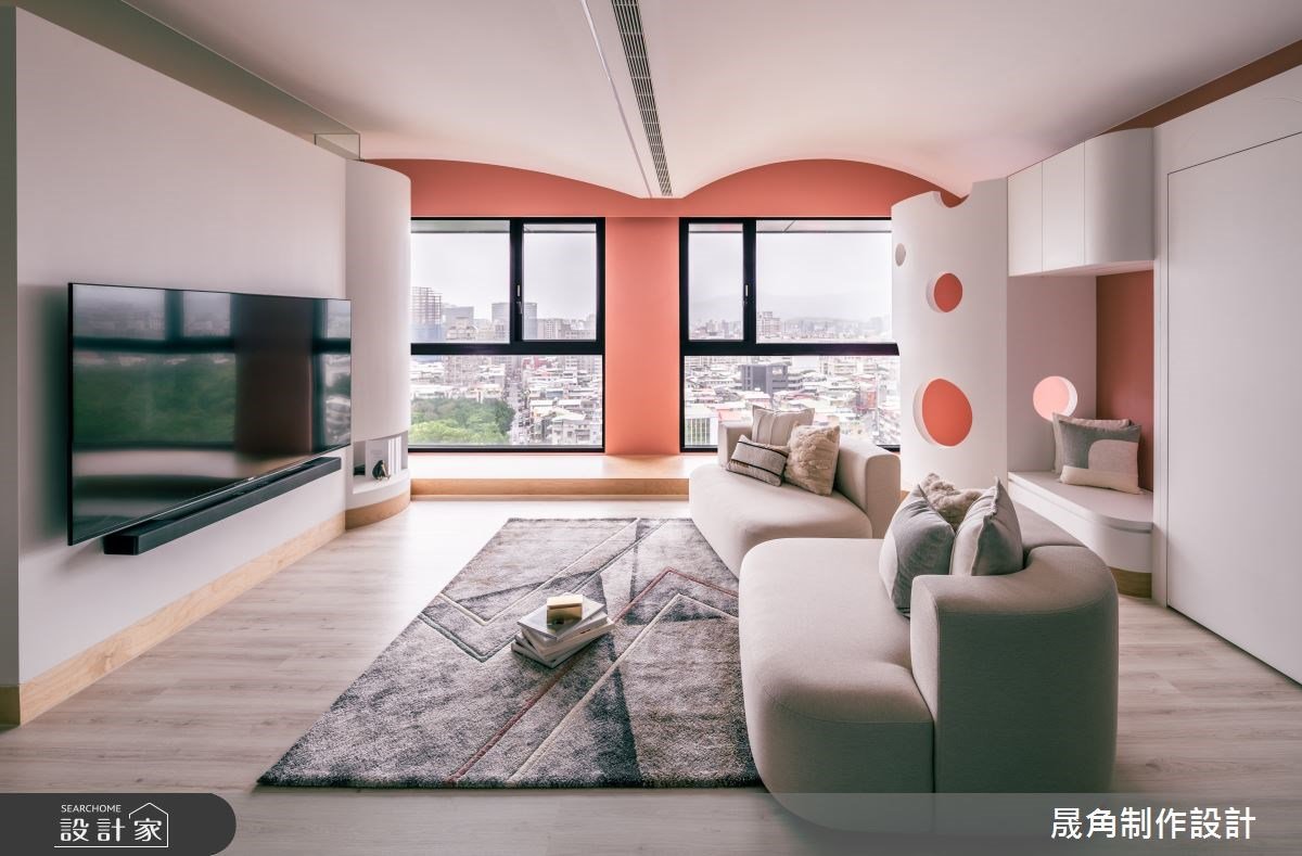 繽紛夢幻的北歐風親子宅！簡練線條、大膽用色，納入高空美景讓視野更開闊