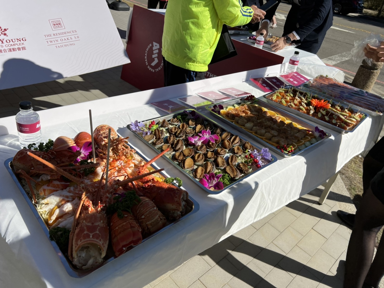 建商攬客砸重金 「路跑看基地」！龍蝦干貝當補給 冠軍再獎11萬