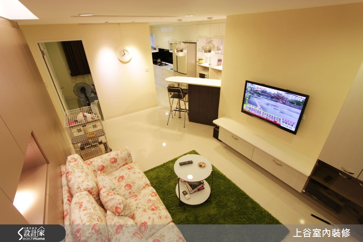 在吧台與你浪漫小酌！ 老屋變身 25 坪輕甜系小窩