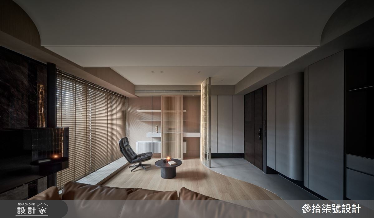 訂製我的雅痞居所！玻璃磚與漂浮收納創造輕盈舒適感，讓26坪毛胚大變身