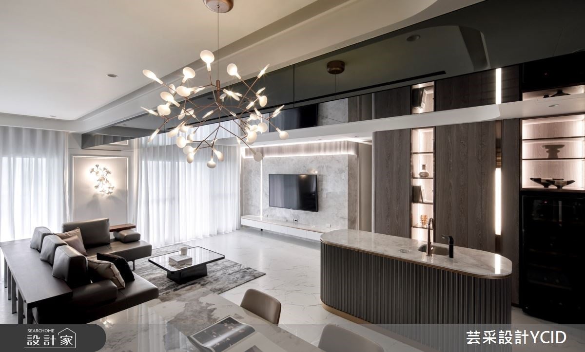 是時候好好「寵愛自己」！女強人的輕奢退休宅，一睹超寬敞客廳與微醺吧台