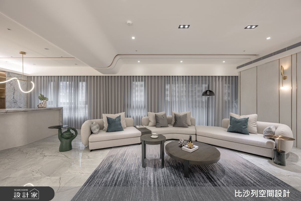 低調奢華的白派豪宅，流暢的開放式空間、多功能室實現多樣化的居住體驗