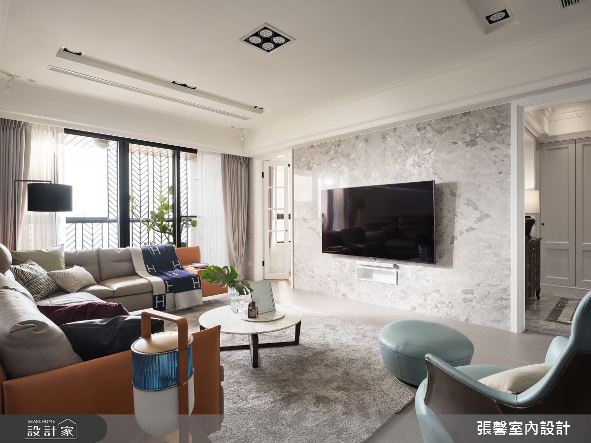 優雅卻不冰冷！時尚白 + 暖灰色打造 45 坪輕美式光感公寓