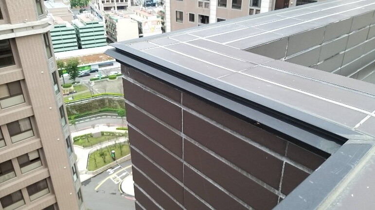 ▌外牆泥作裝修之滴水板設計可防止牆面污染。 ▌外牆泥作裝修之滴水板設計可防止牆面污染。