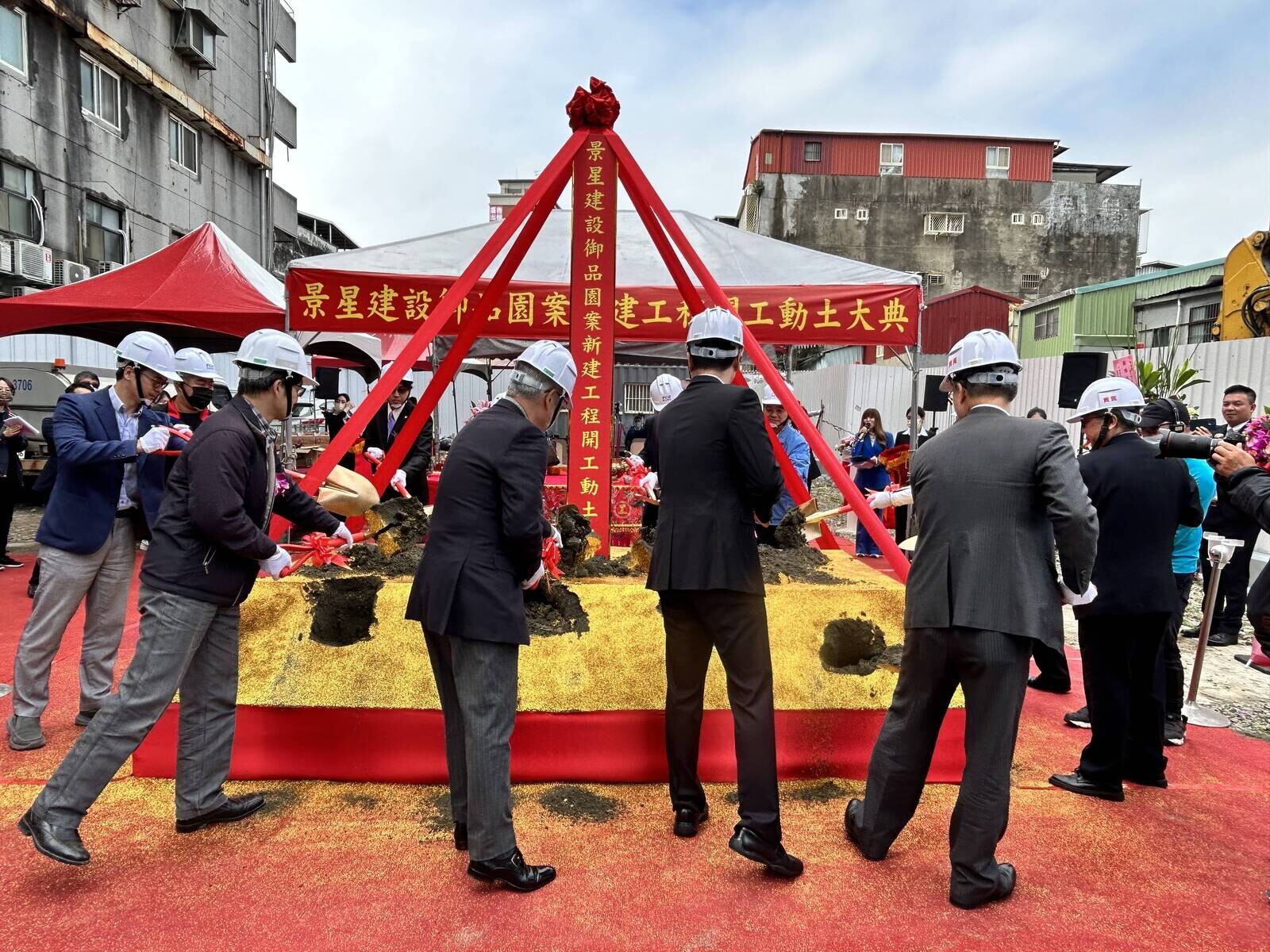 以近90年屋齡創下全案管理最老紀錄的延平北路案在安信建經協助下今(28)順利動工。