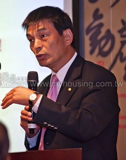 顏炳立背書　信義A8堪比林志玲　