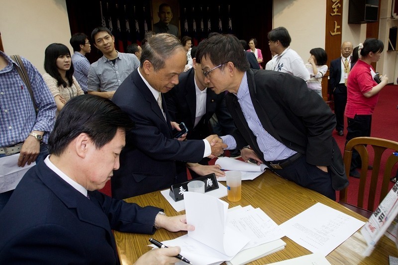 藍綠都想改　證所稅廢定了