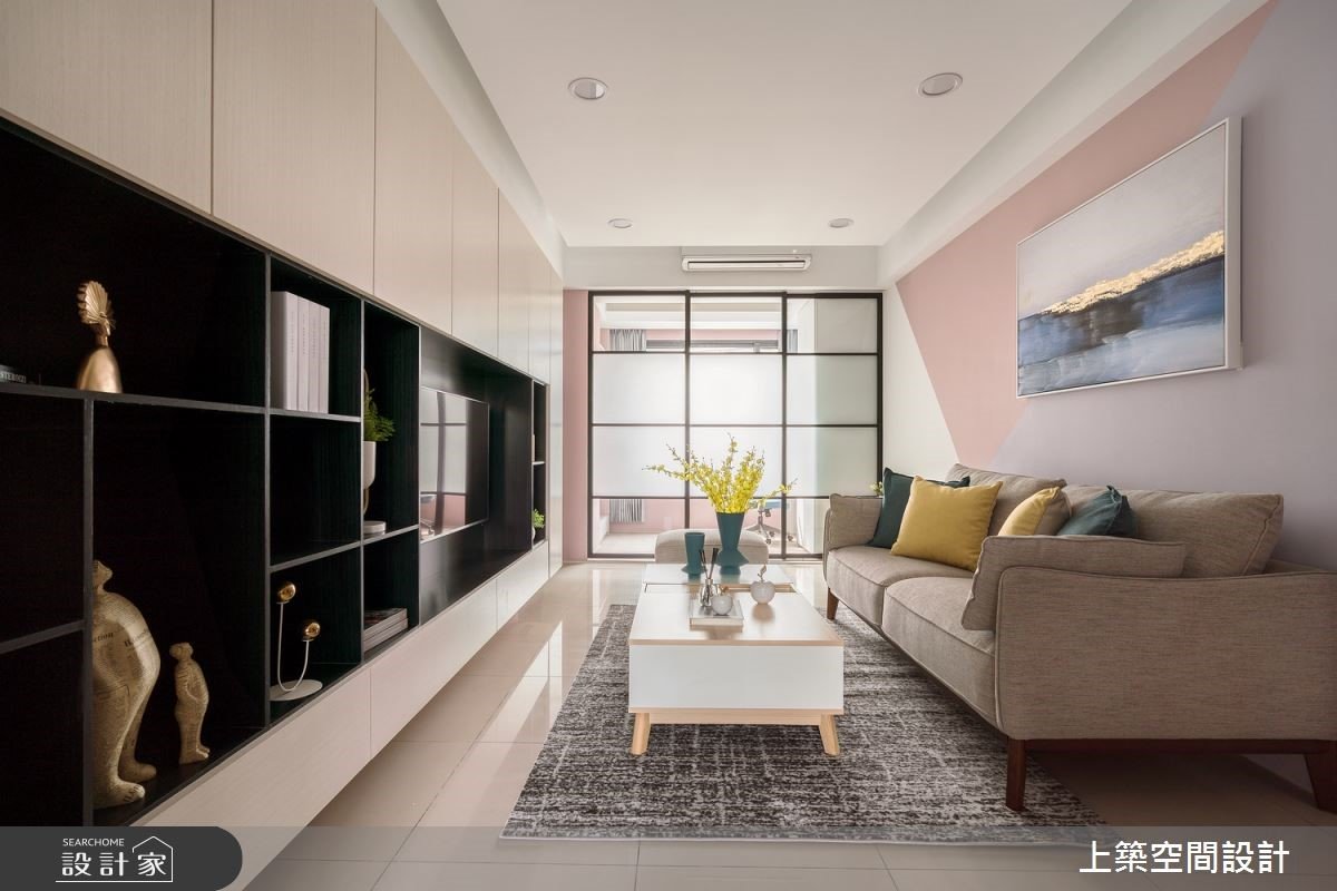 鐵件拉門神救援！北歐小宅客廳無窗照樣甜美透亮