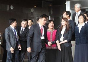 柯Ｐ小內閣　一場華麗的冒險