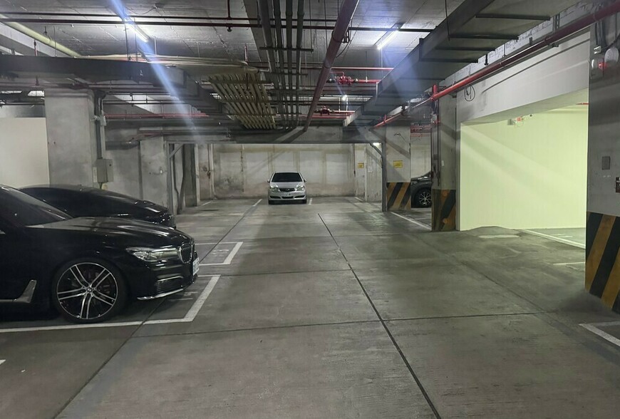 建商喊「車位快賣光」結果實登一年沒動？內行揭三大套路：你看到的熱銷...