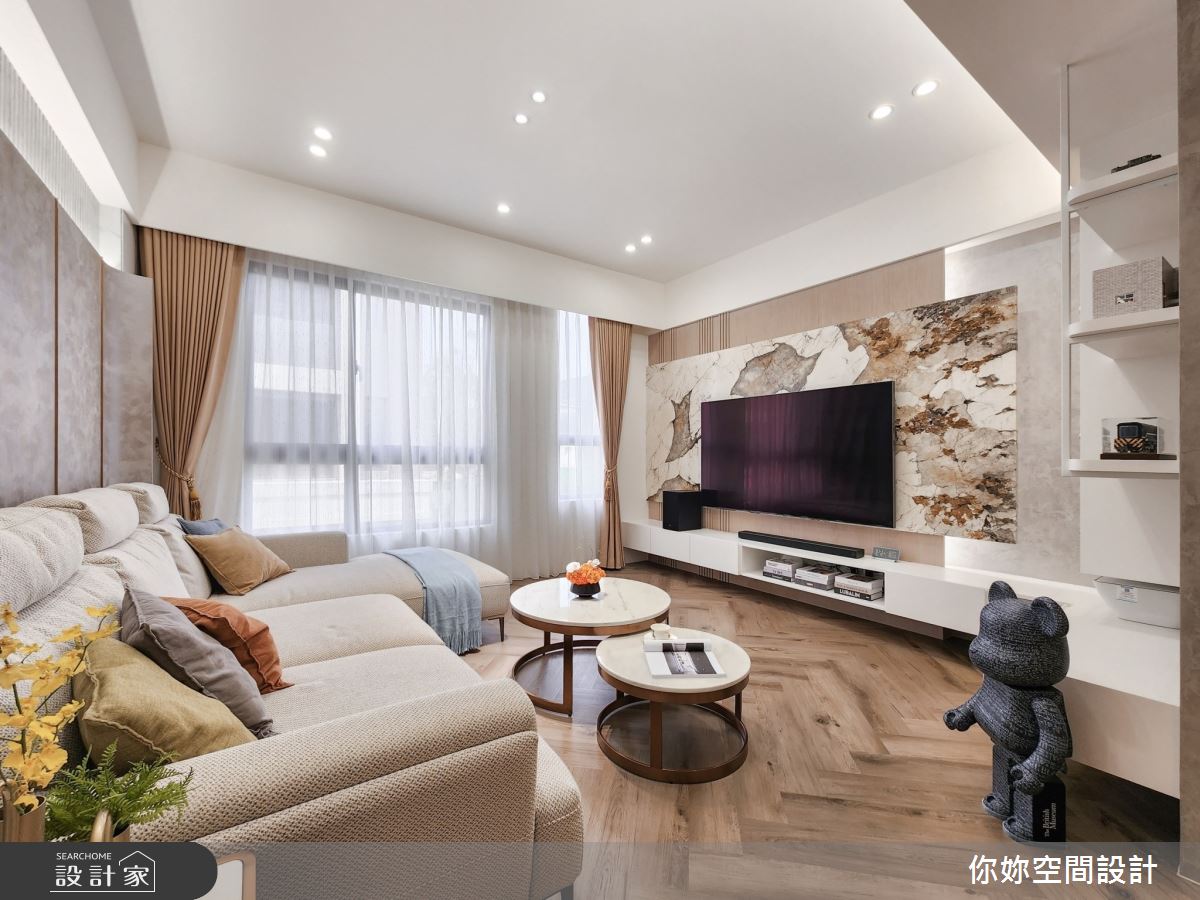 混搭現代與輕奢的透天別墅！佐入鏡面、鍍鈦與自然石材風貌，注入精緻時...