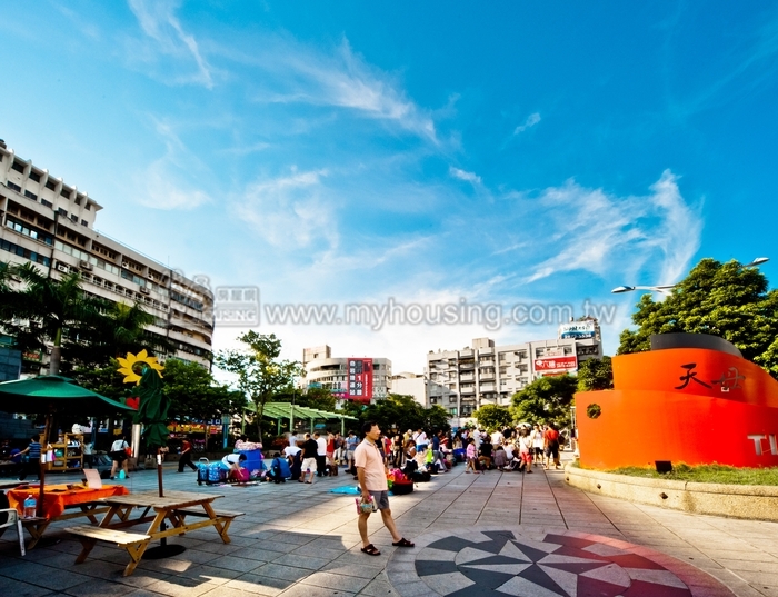 一次買2戶　華固天鑄成交價新低