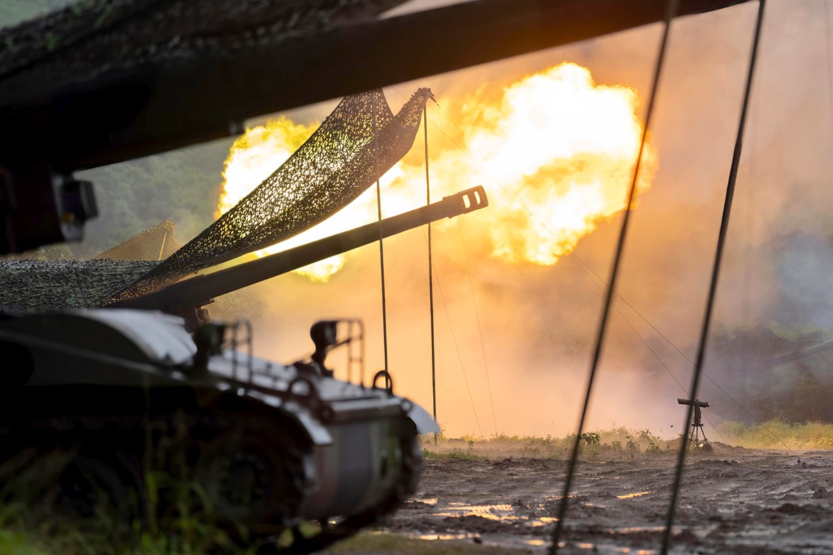 陸軍43砲驗證M110A2自走砲「打了就跑」實彈射擊