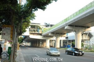 擬建輕軌BOT 高雄釋地招商