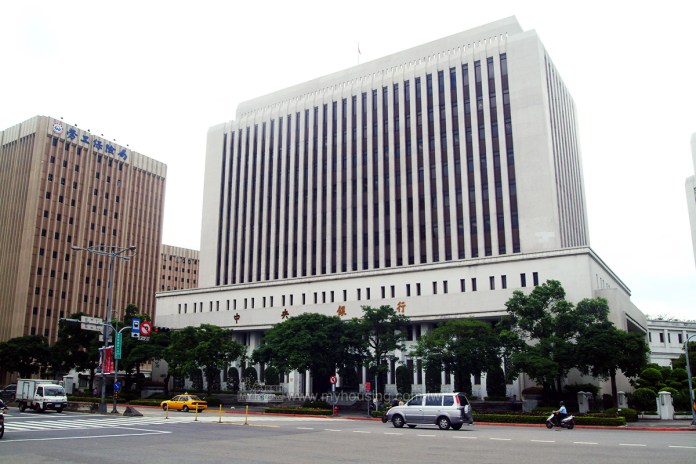 央行12月升息半碼 機率較高