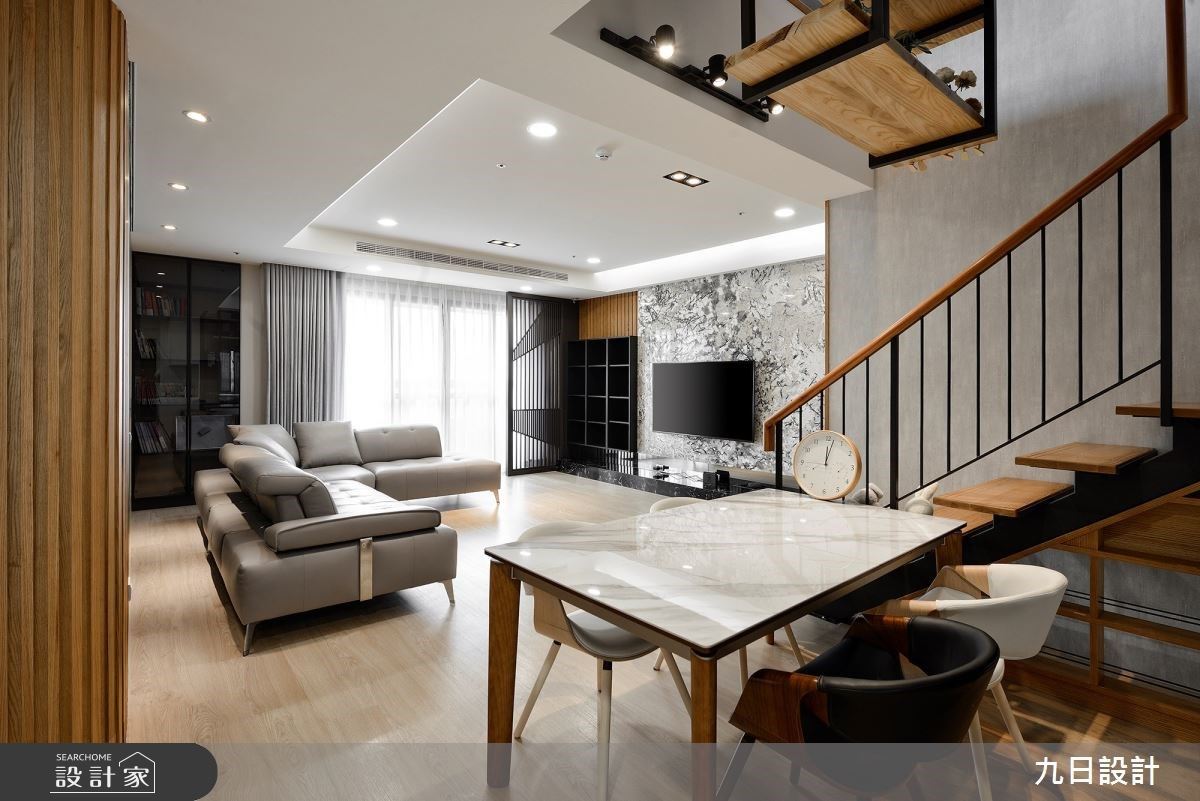 夏日陽光燦爛，冬日泡澡溫暖！重啟混搭風樓中樓階梯，三代同堂住得更心安