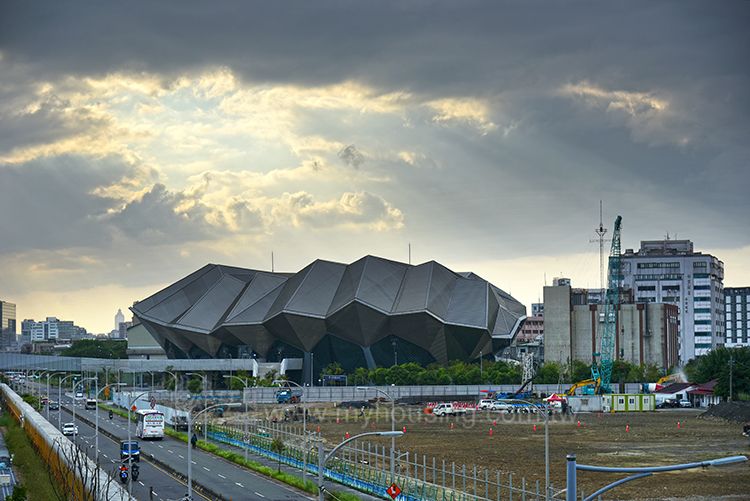 信義計畫區NO.2 南港商辦單價破百萬