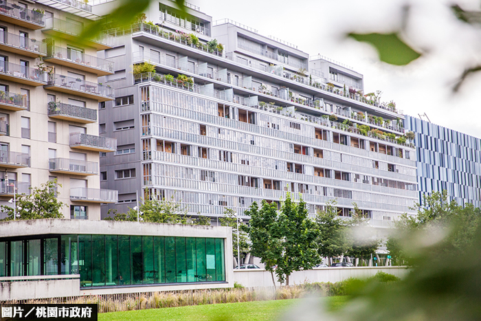 鄭文燦參訪巴黎　導入社宅新概念