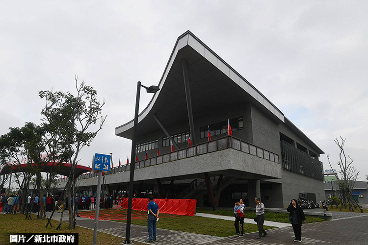 八里行政中心啟用 滿足因應台北港發展需求