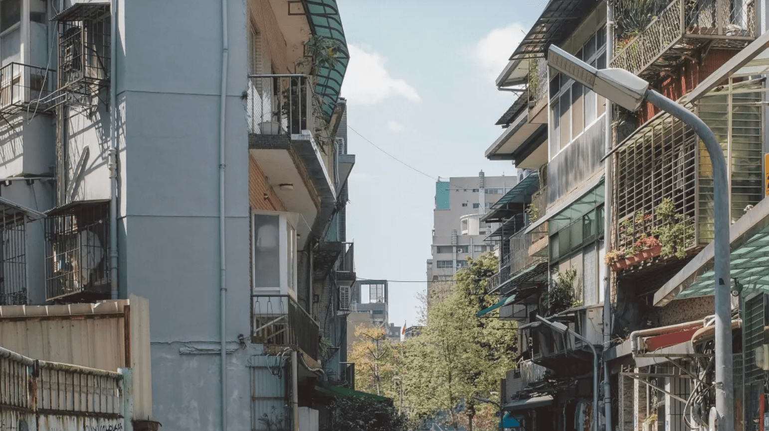 50 年一遇暴雨變常態?暴雨頻傳,買房除了看房價,沒查「這風險」恐踩雷