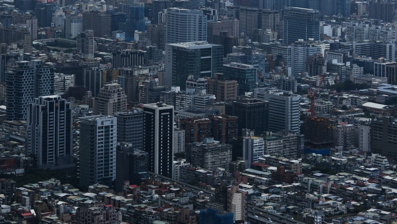 房市近黃昏 蛋白先下修？ 顏炳立：大坪數不賣會套牢