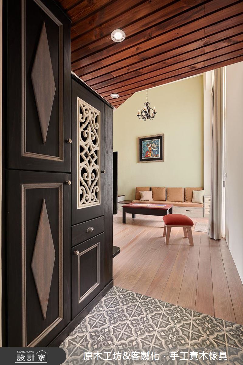 翻新樓中樓老屋！ 暖調原木風打造鄉村質感新婚宅