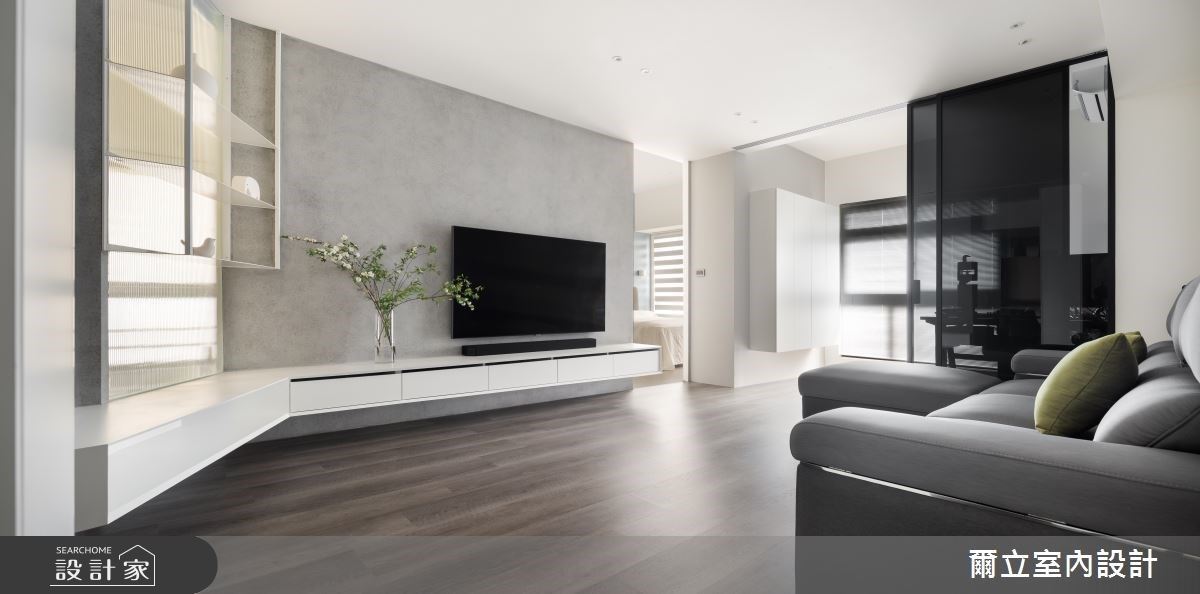 為兩人生活做準備！玻璃取代實牆打亮 36 坪中古屋，打造清爽兼具收納的...