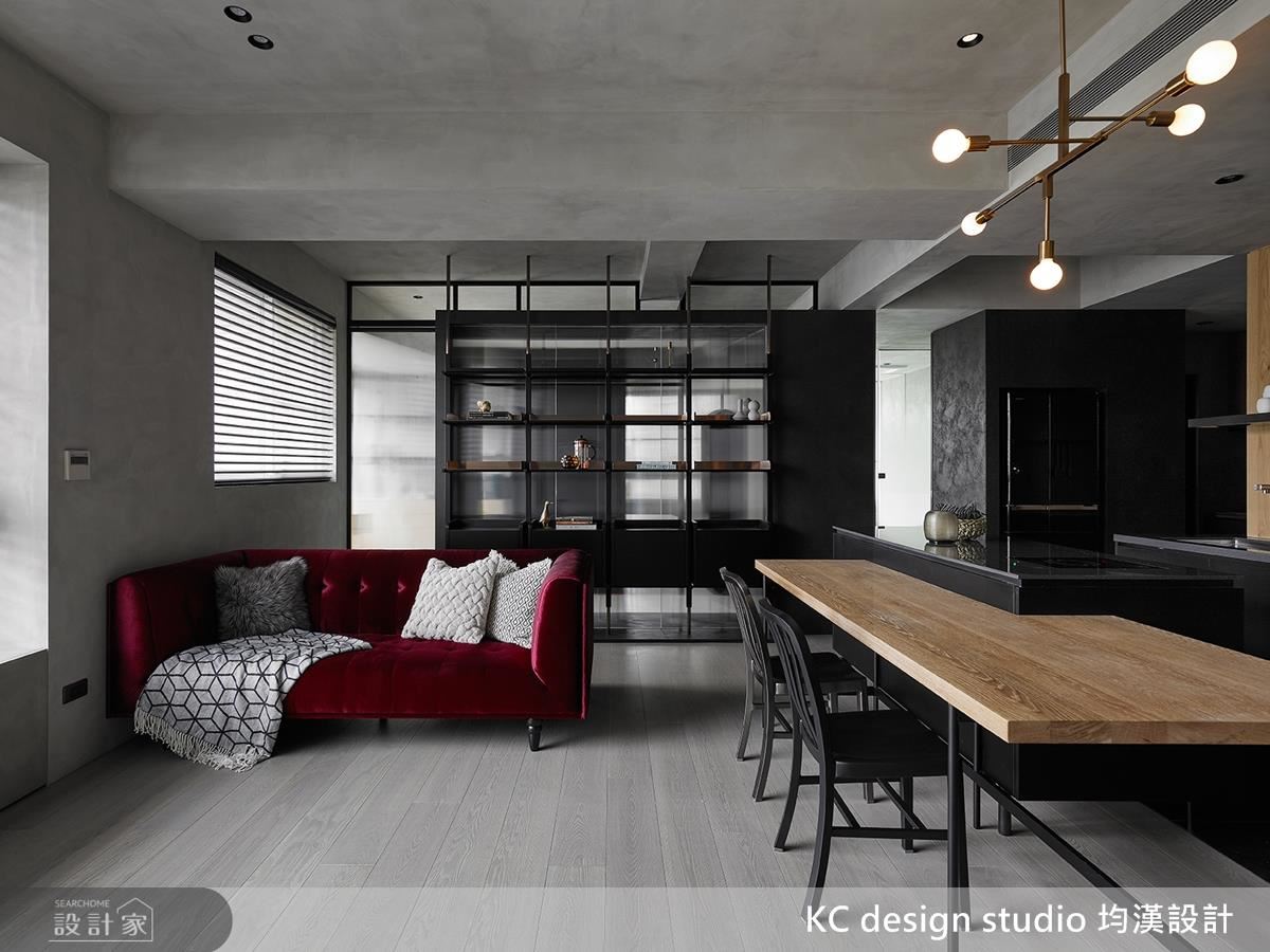 精準拿捏黑灰色 個性風與舒適感都加分