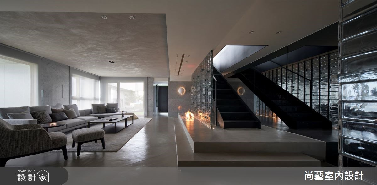 遠離塵囂飽覽山景與市景！以冰磚屏風創造光影流動，體驗百坪樓中樓劇場...