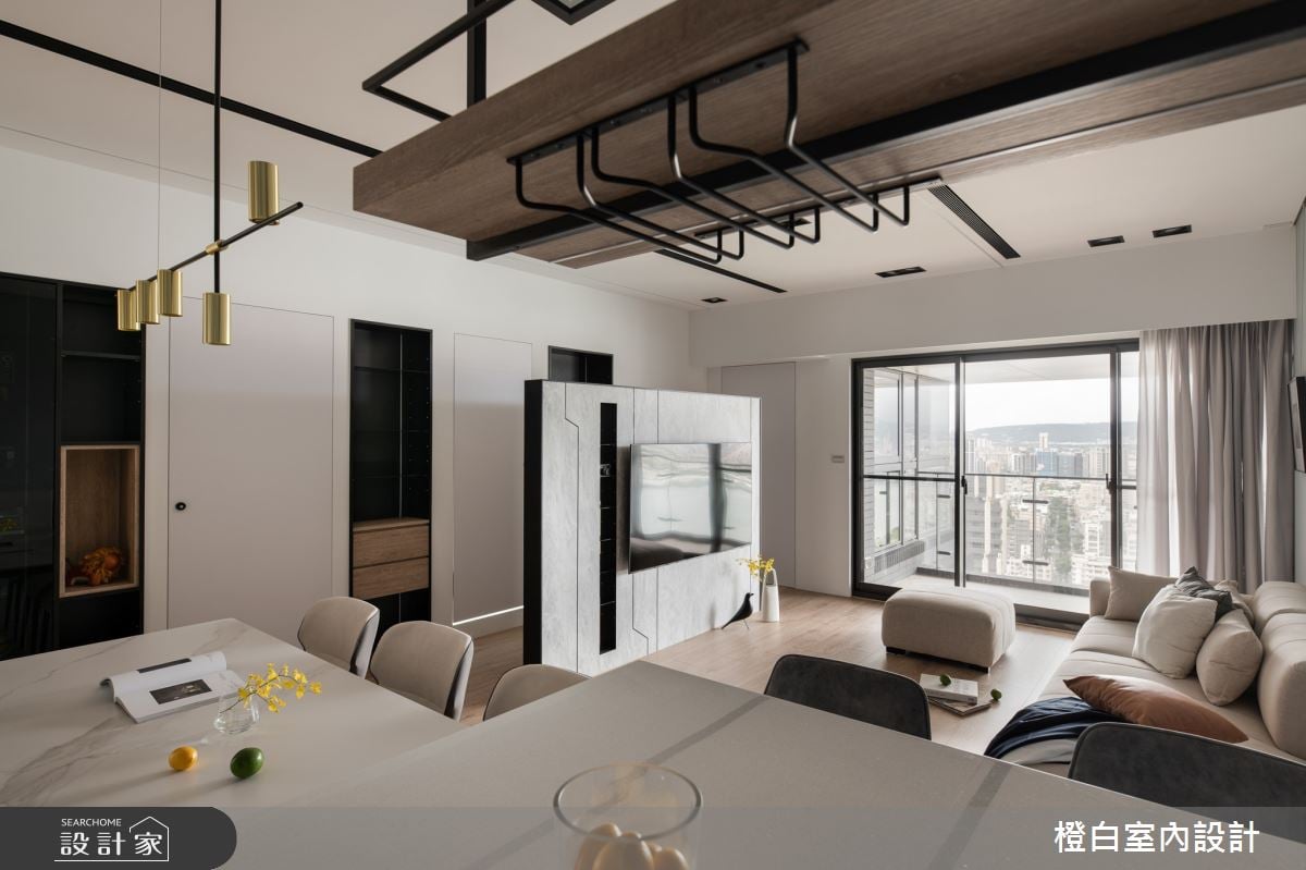 什麼！原來客廳還可以這樣設計，毛胚屋調整格局一次擁有絕美電視牆、精...