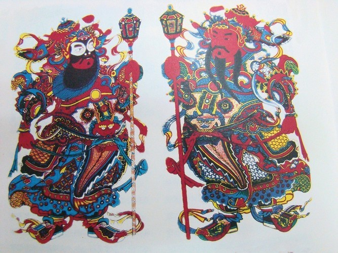 神位安置大門口，失業如家常便飯！