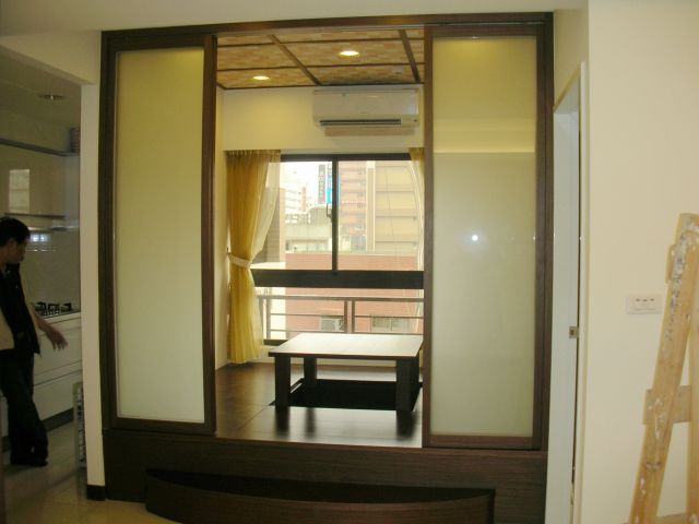 現代風多功能室室內設計作品 打破高額裝潢才能有豪宅享受 平的裝潢圖片 小套房和室書房 樂屋裝潢相片網