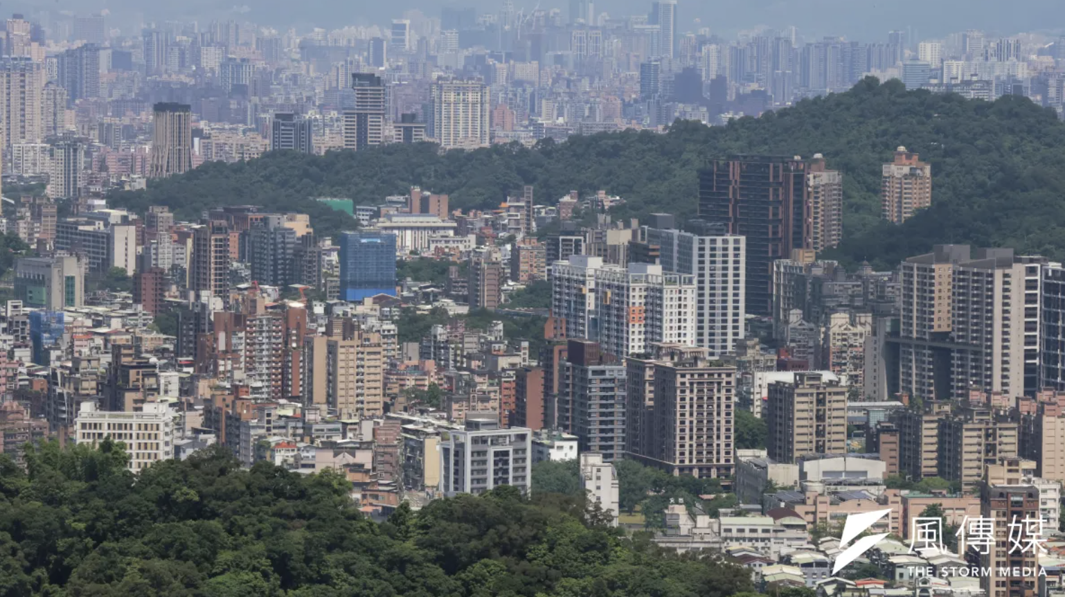 等房價跌是空想？央行解鎖建商資金水閘，專家解析「開工緊箍咒」鬆綁對...